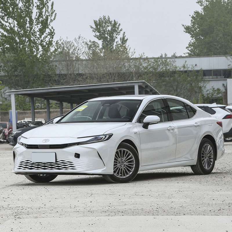 Хибриден електричен седан на Toyota Camry